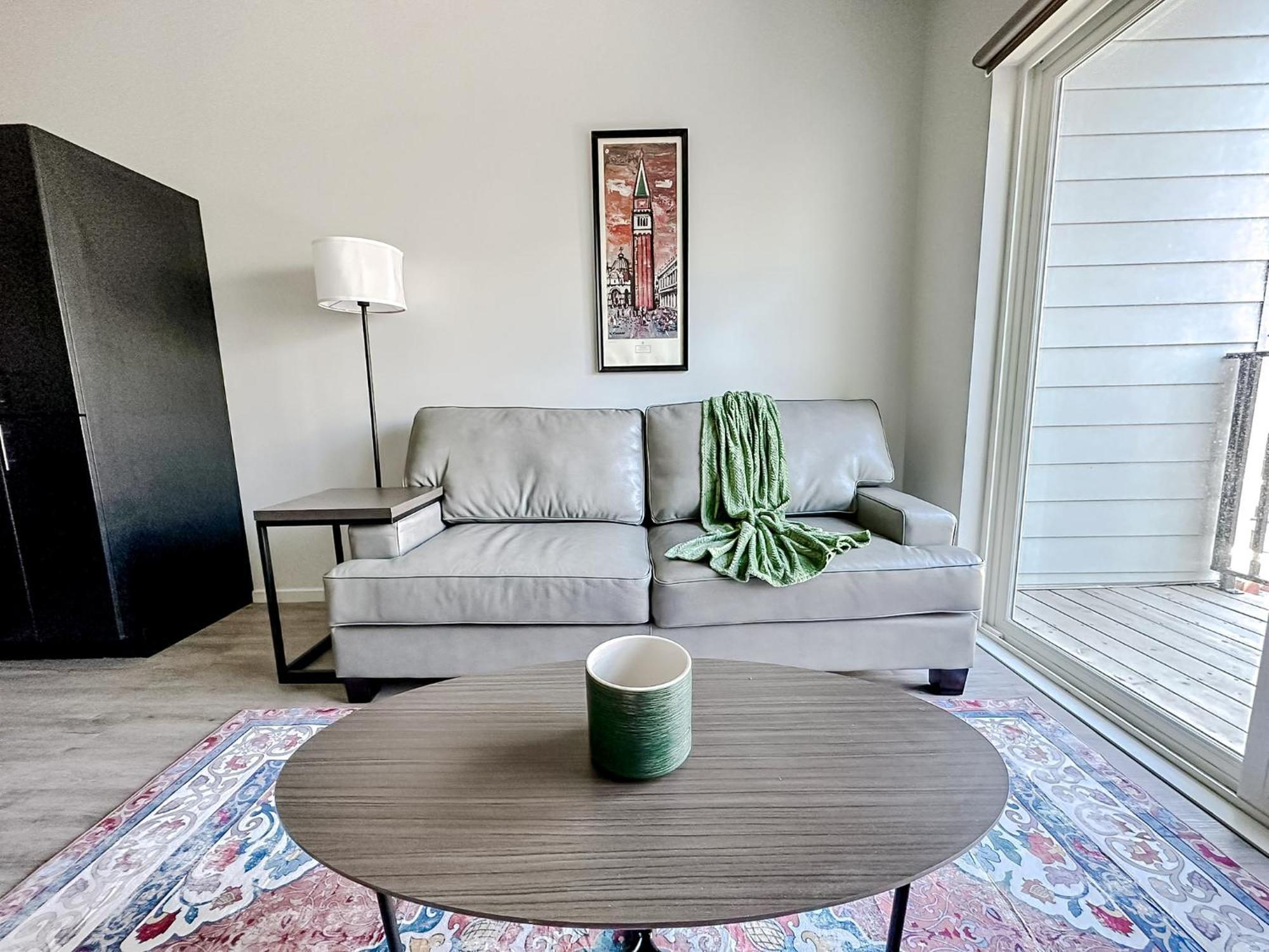 Sleepover 1Bd 1Ba Omaha Apartments ภายนอก รูปภาพ